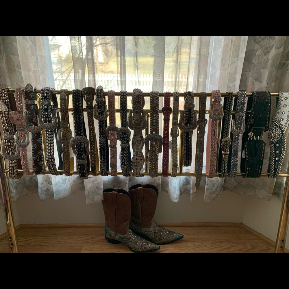 KIPPYS  BELTS   sizes 28 - 38  BLING IT ON !!!